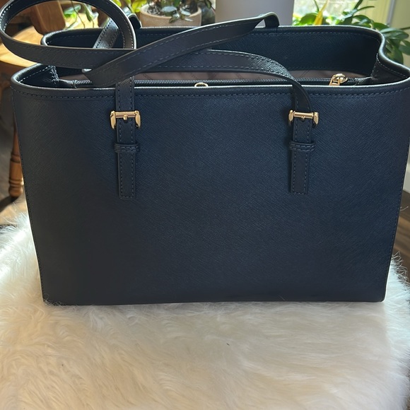 Michael Kors JET SET SAFFIANO LEATHER TOTE BAG- navy with gold hardware - Picture 2 of 4